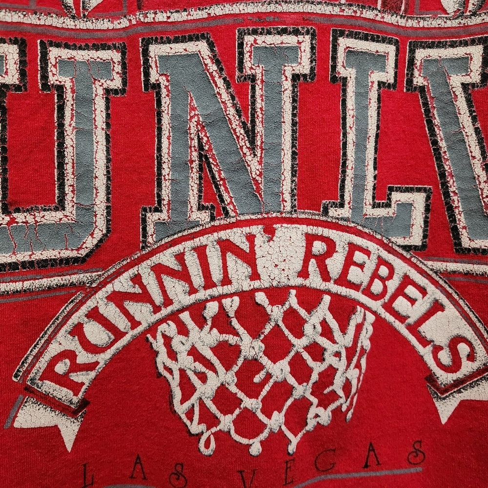 UNLV Runnin' Rebels Red T-Shirt Single Stitch - Picture 5 of 10